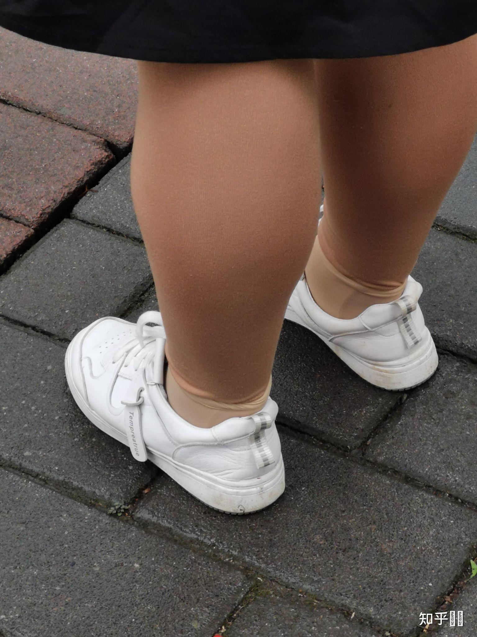 女生怎样穿肉色短丝袜