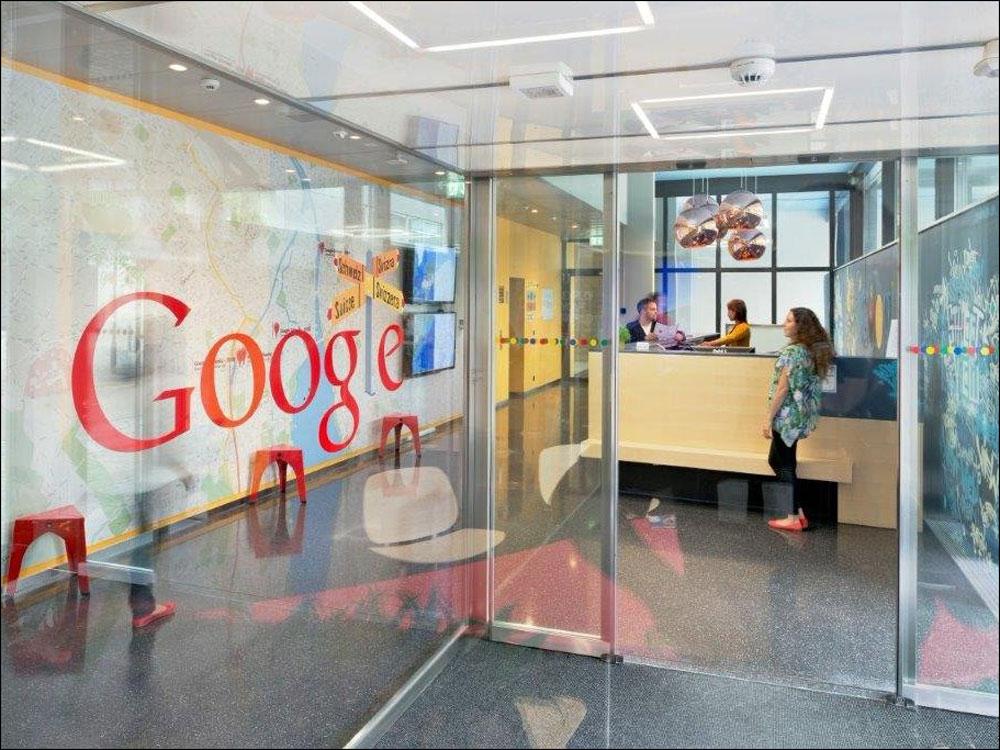 为什么谷歌是令人向往的公司007办公室里开会累了在浴缸里休息