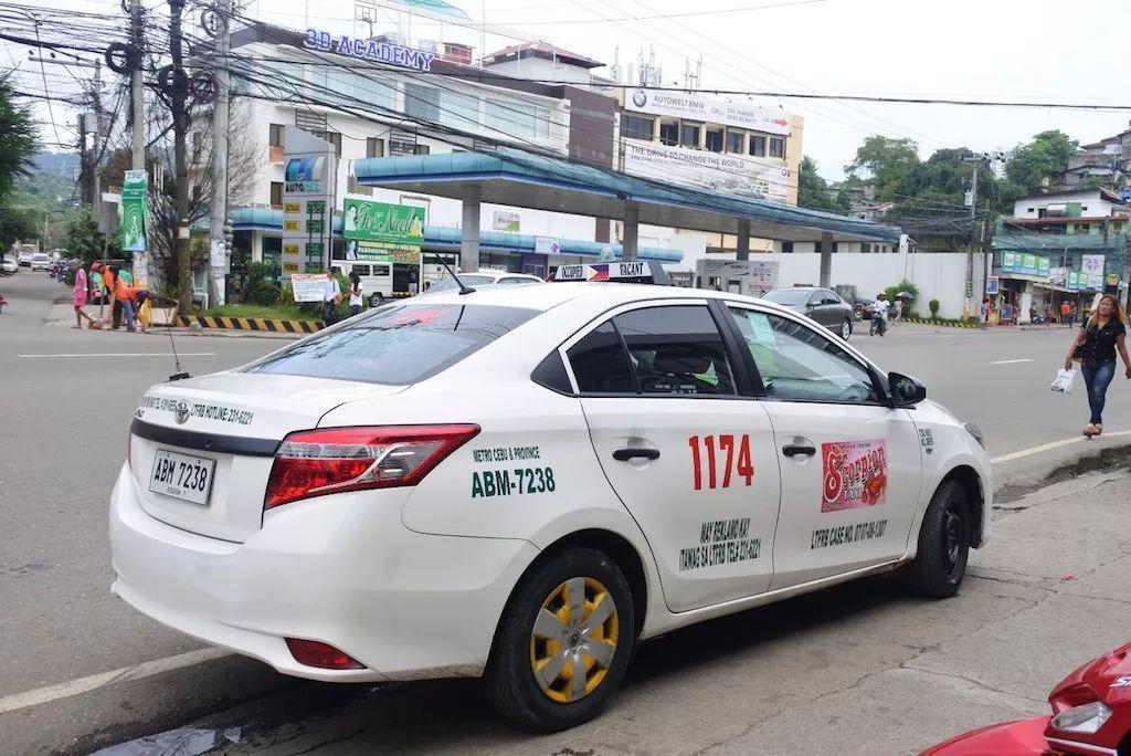 出租车应该是大部分学生在菲律宾,最普遍使用的交通工具,出租车搭乘的