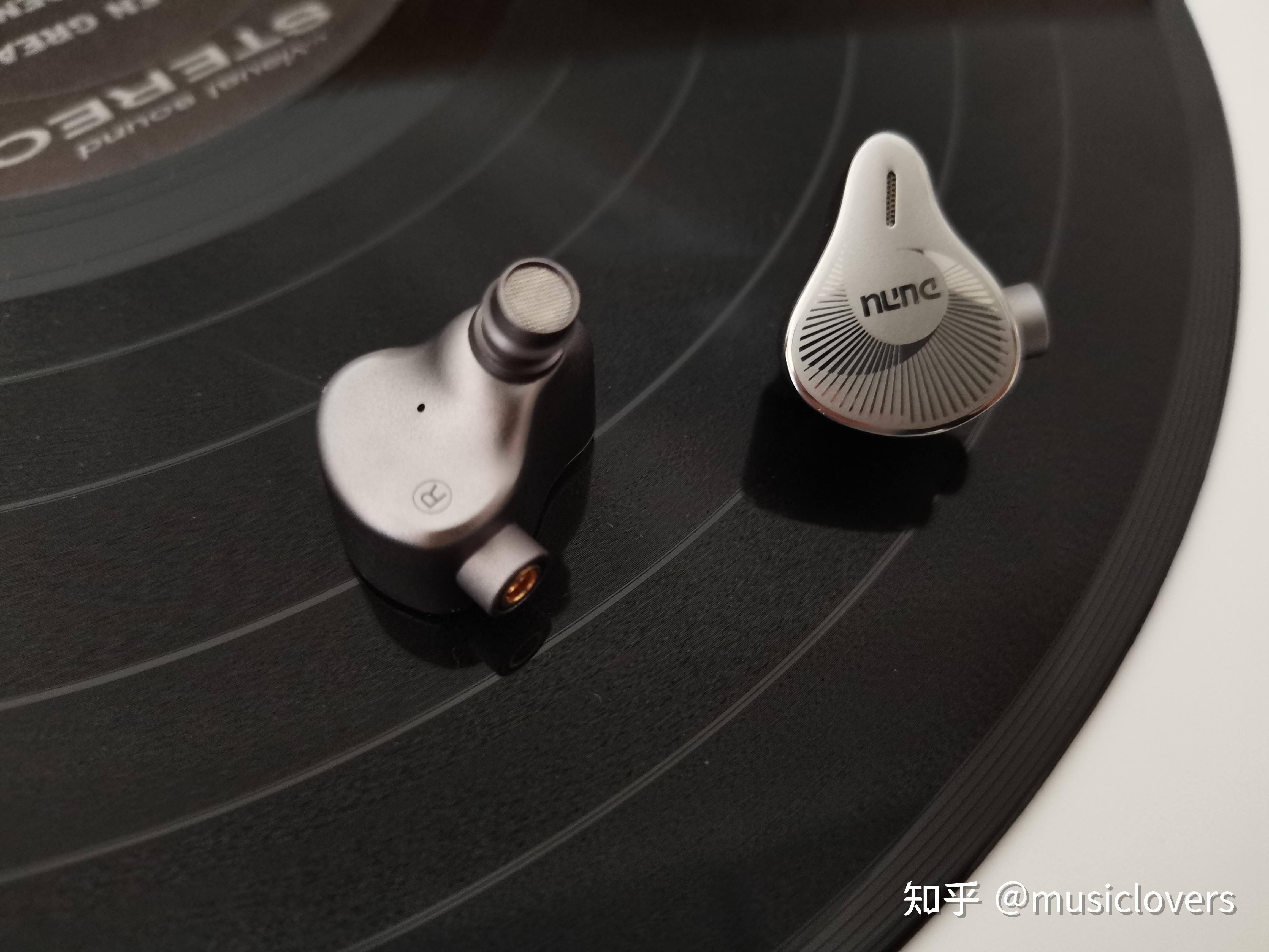 年轻人的首条静电塞达音科est112静电圈铁混合耳机