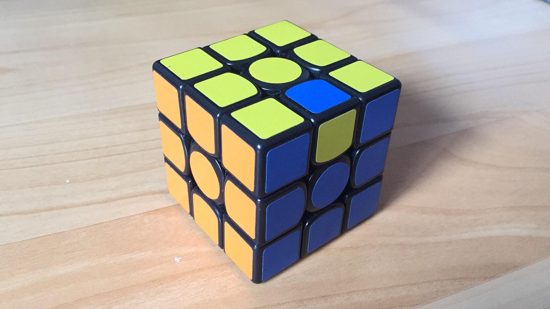 一个被拆散的三阶魔方,随机组装后有多大概率可以被复原?