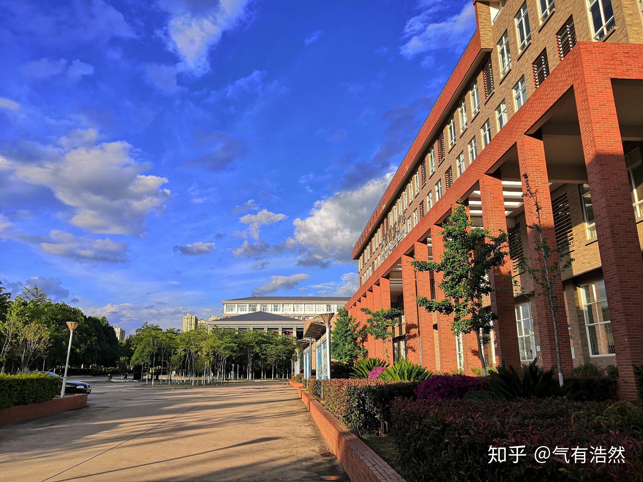 2020届考生广东的想去昆明理工大学,听说四人间改六人间,真的很挤吗?