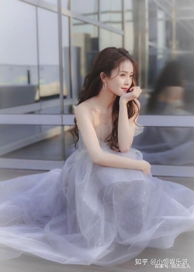 从网红模特到实力演员,部部皆是大女主,27岁的白鹿凭什么"豪横"?-白鹿爆火