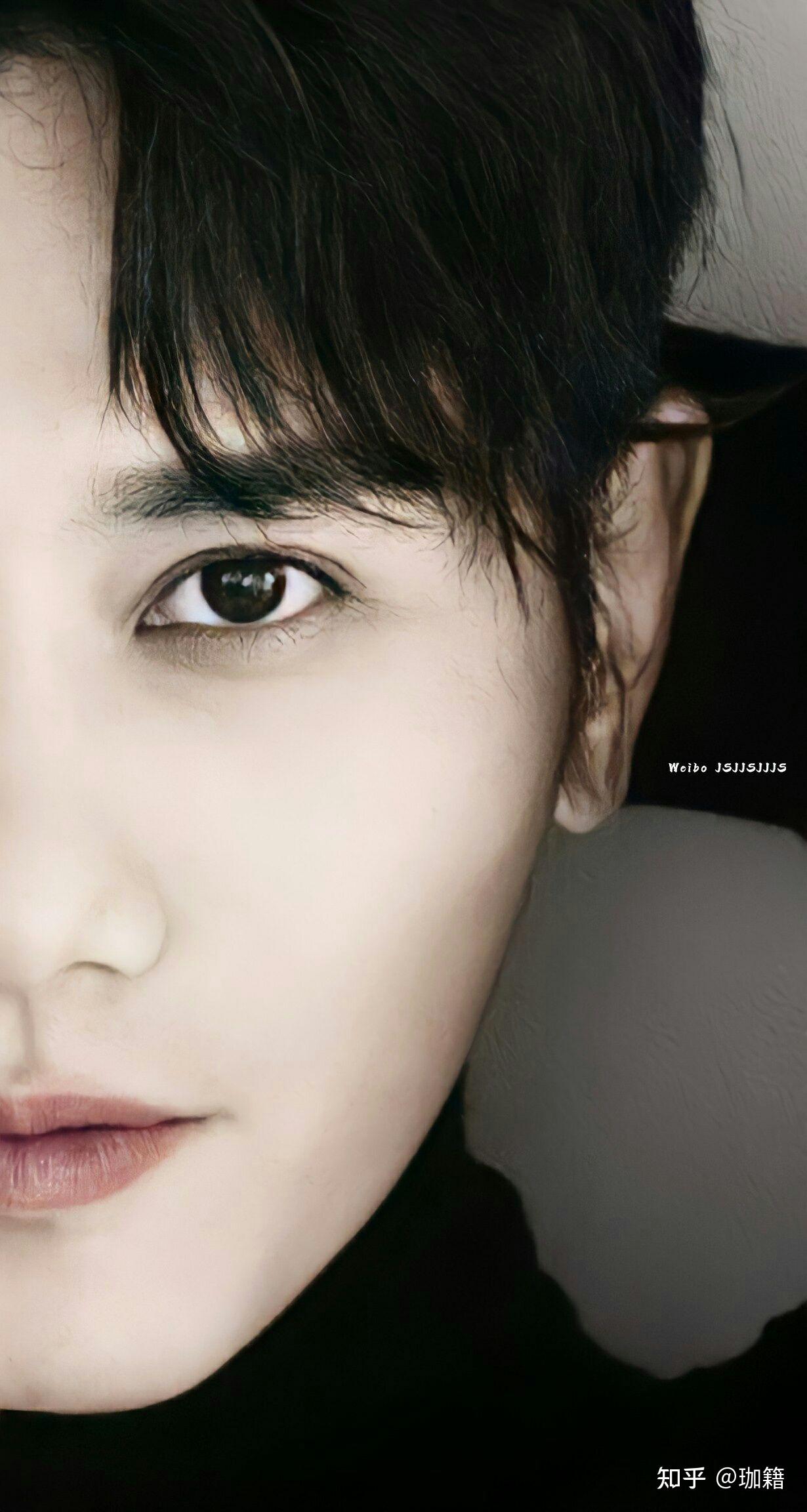 有没有伙伴分享下彭冠英的帅照看掌中之物被圈粉了诶