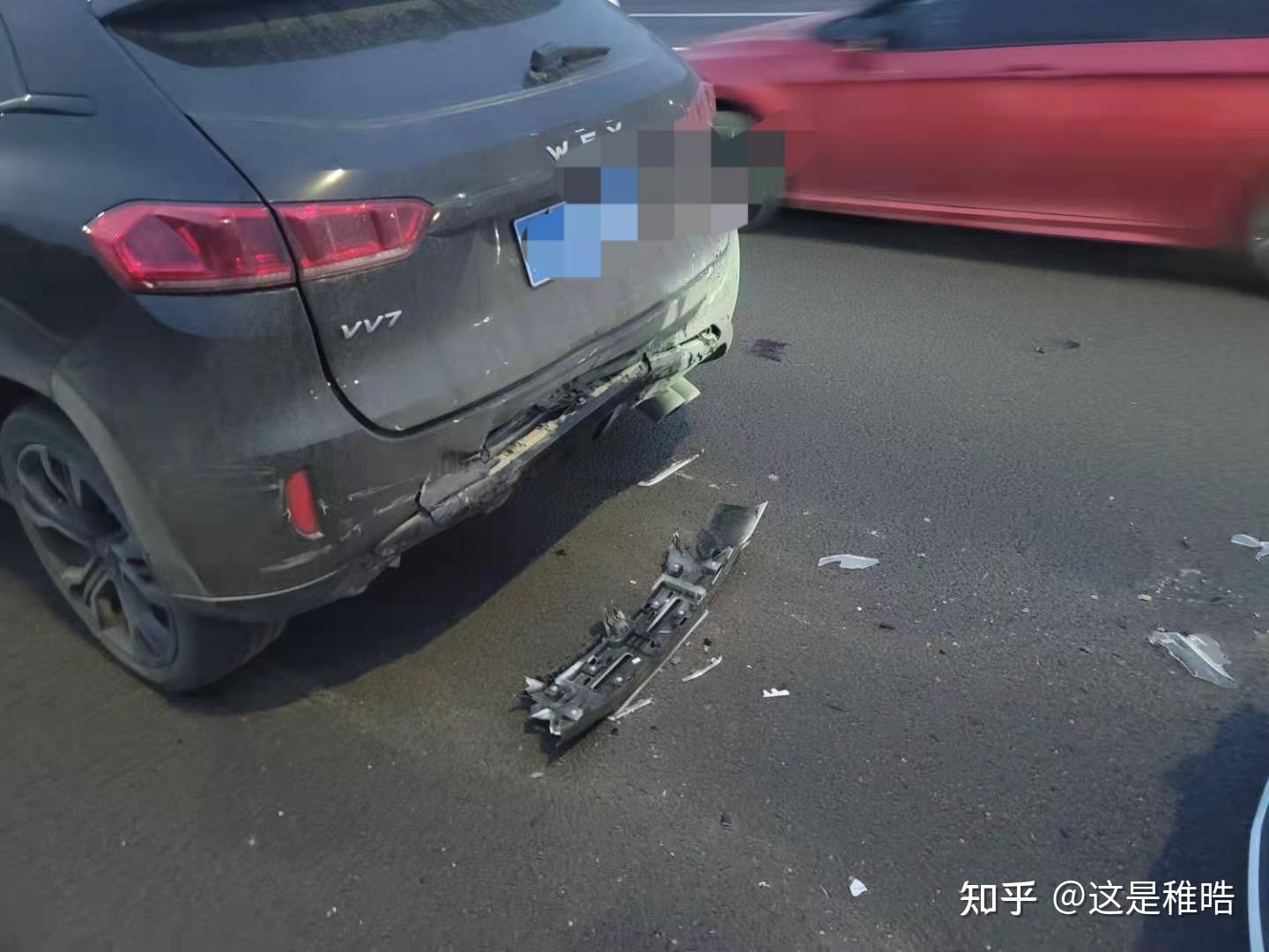大学生高速未满实习期开联动云追尾