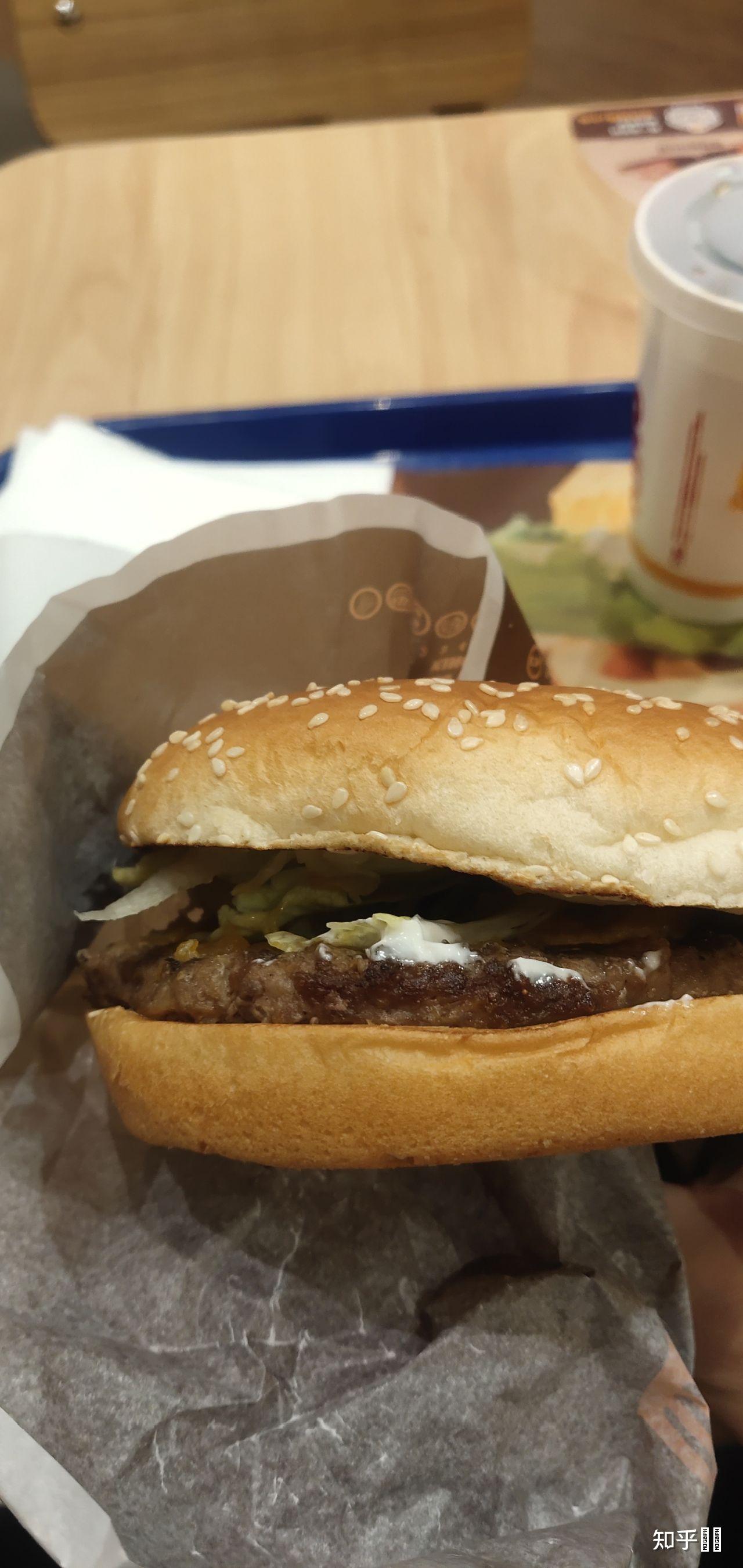 如何看待汉堡王新推出的爆料虾牛堡实物?我要看实物!