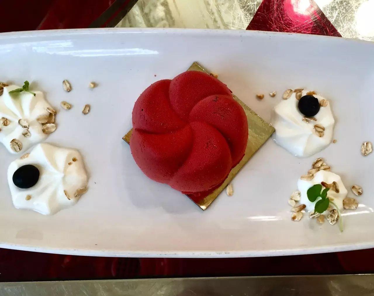 鱼图案蛋糕图片 v2-76591a9d5c345efd9b5e09de3fc319b0_r.jpg