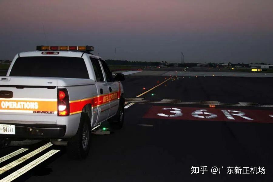跑道状态灯系统（Runway Status Lights） - 知乎