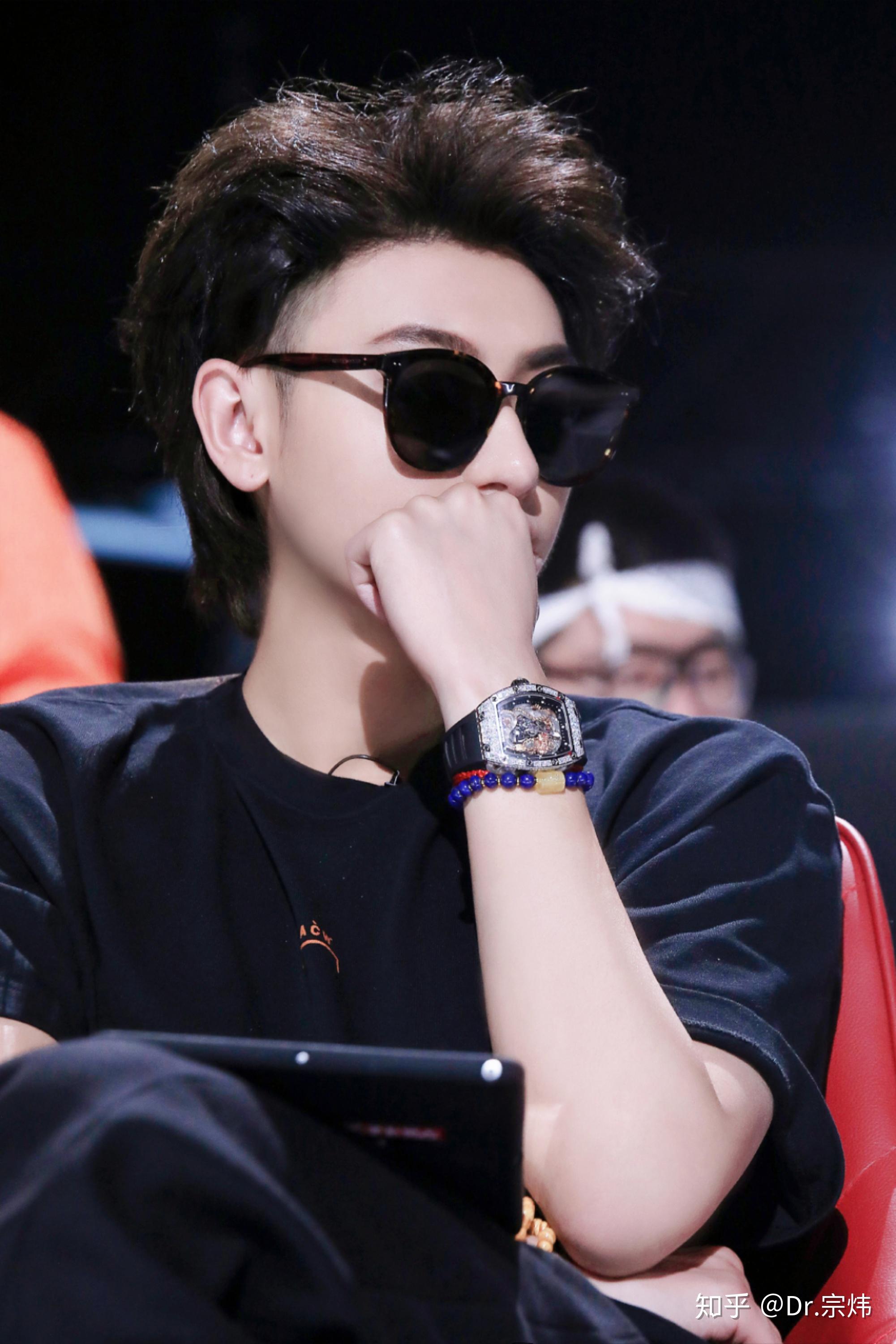 黄子韬的颜值算不算是天花板? - 知乎