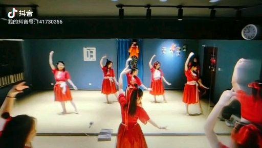 女儿情舞蹈抖音版_女儿情歌舞蹈视频_女儿情歌曲舞蹈视频