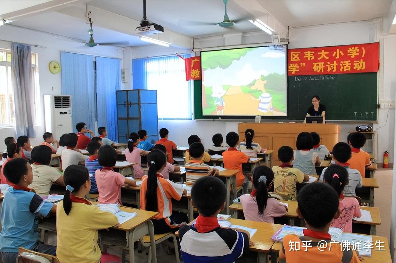 涌华侨中学,钟村第二中学项目位于地铁2号线石壁站c出口以北400米左右