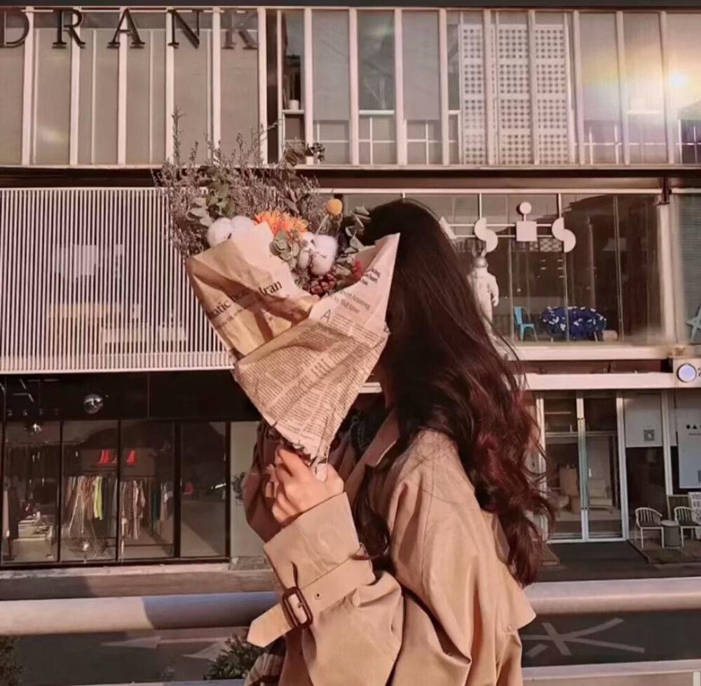 情侣头像l女朋友生气又不说的原因