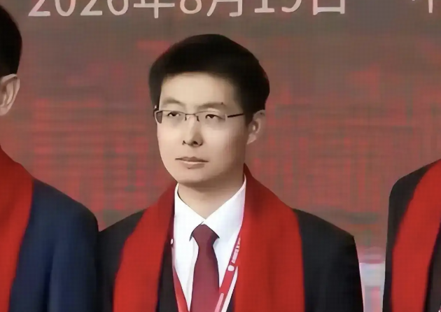 如何看待宇树回应「重处罚少奖励」、100 元报销须王兴兴审批，称很多内容不实？公司该如何设计奖惩机制？