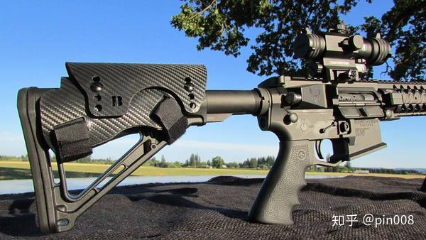 新步枪想加个托腮板恐怕是不容易的