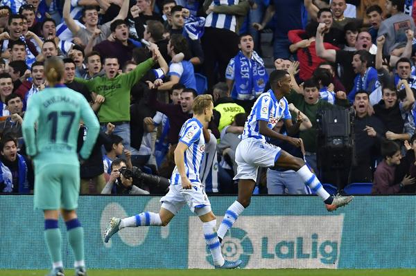 世体巴萨关注皇家社会前锋伊萨克球员解约金7000万欧