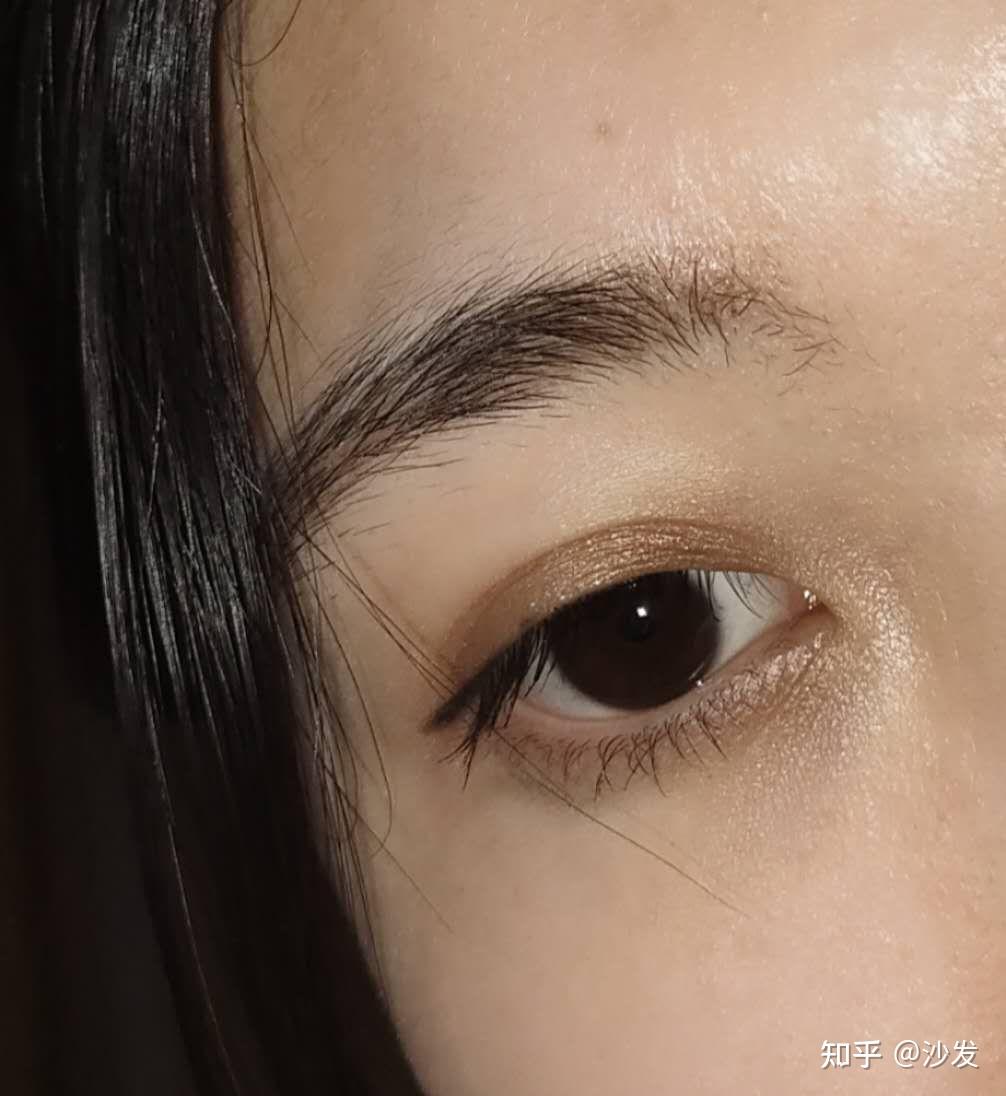 怎么眼睛拍好看自己自拍