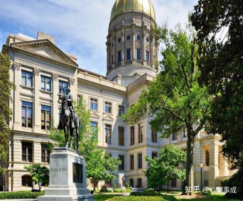 加州多明尼克大学