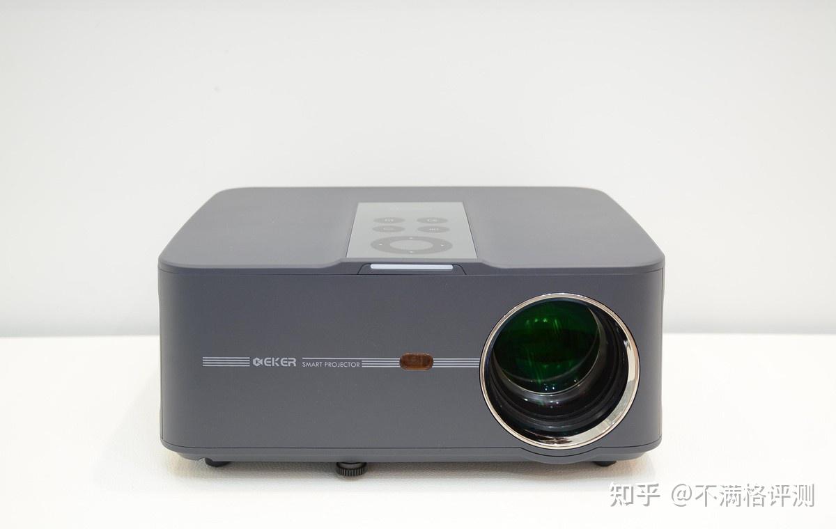 国产新品lcd投影900ansi流明1080p体验能得90分
