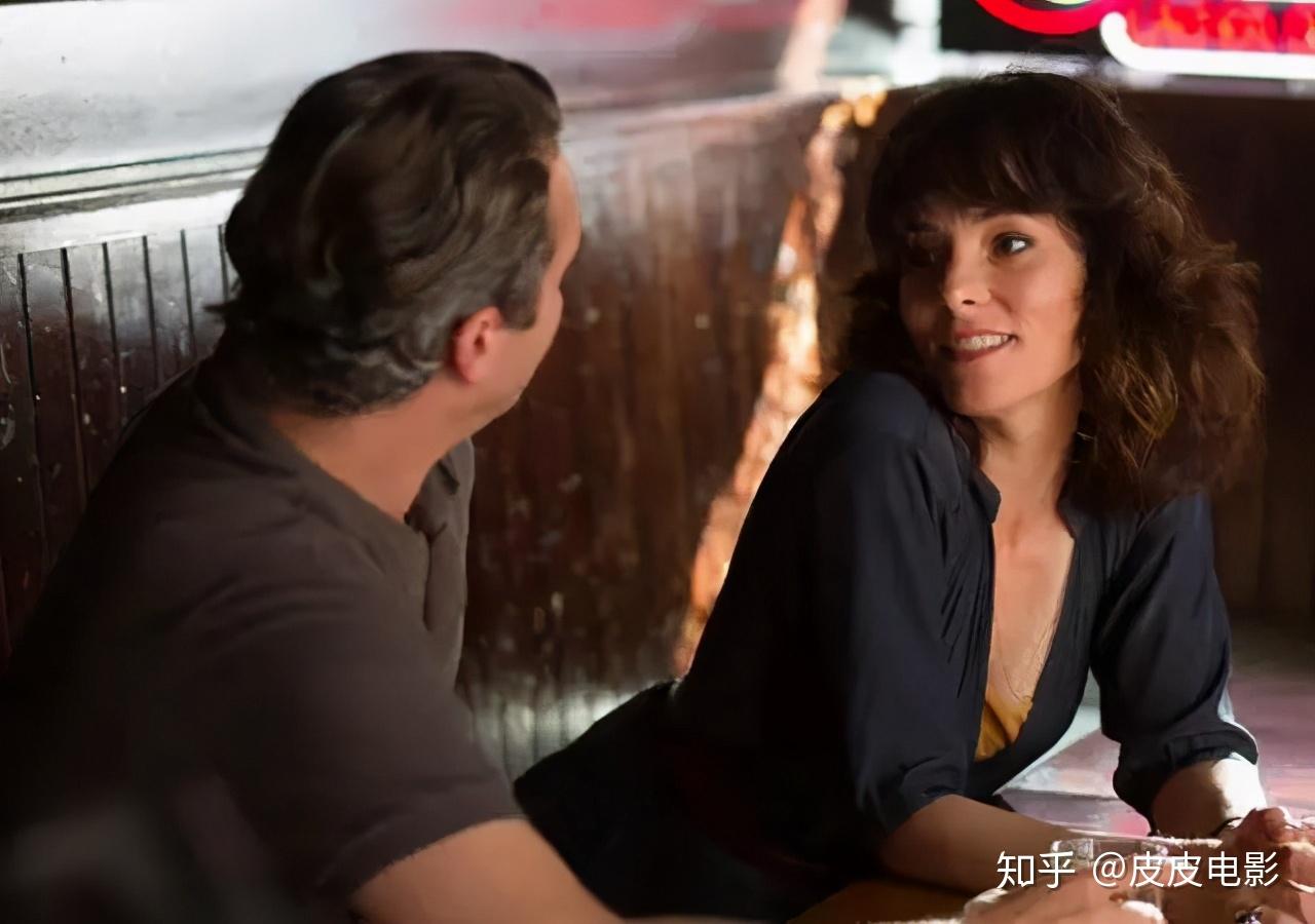 明知道阿贝是个杀人狂,还梦想着和阿贝去西班牙,羊入虎口依然至死不渝