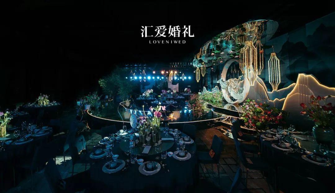 清新花艺点缀别致宫灯造型更添中式韵味身临其境,清幽绝妙烟雨朦胧