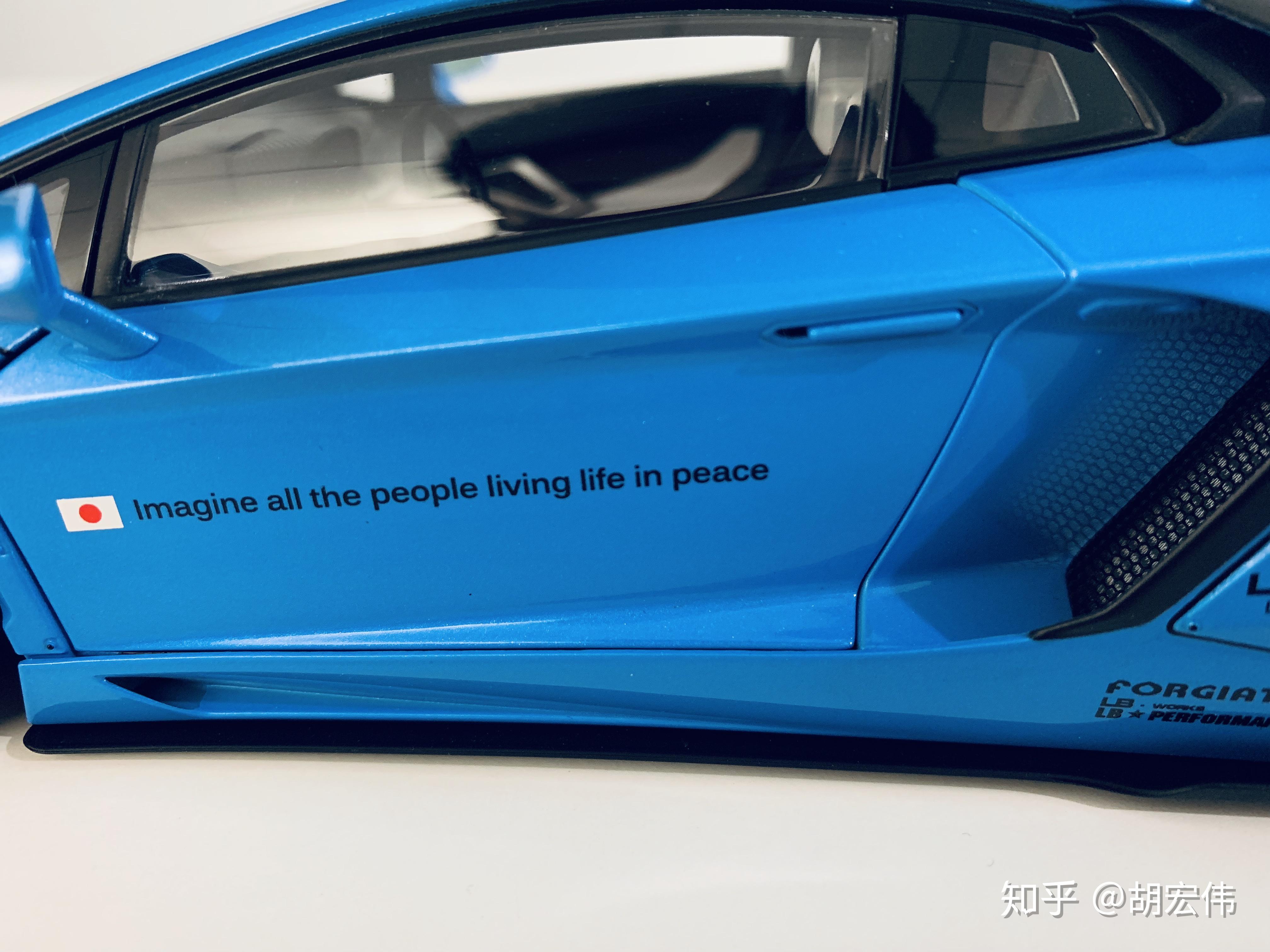 车轮的宽体套件,车标也已经换掉了原来的斗牛.