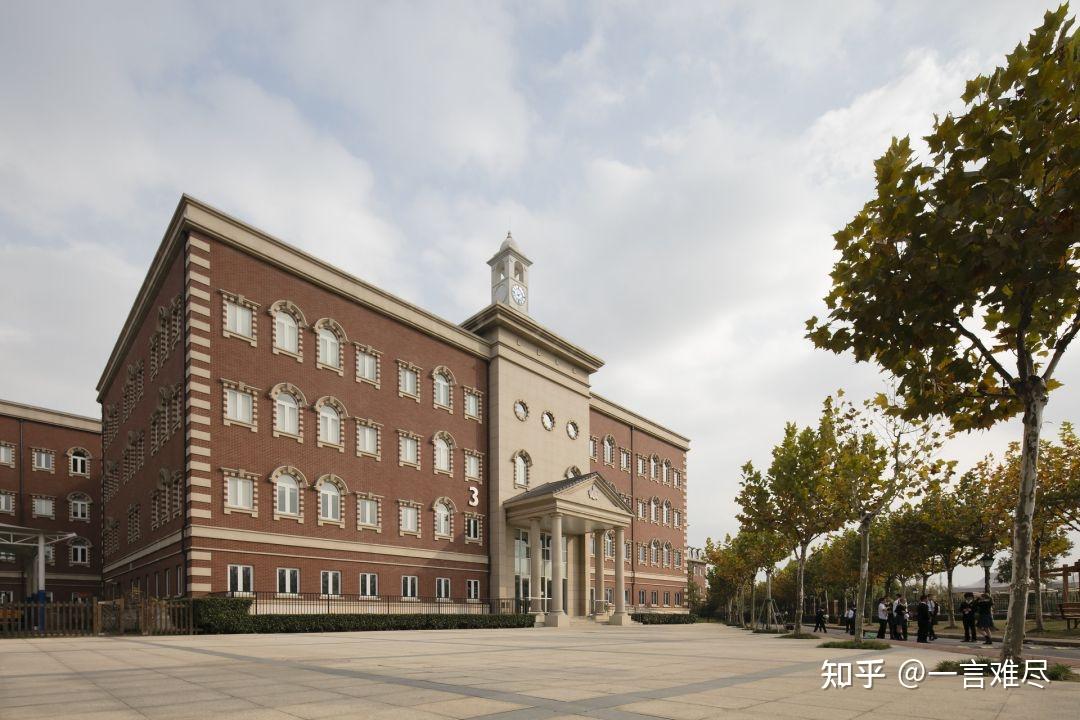 如何看待清华大学毕业生求职保姆,家政公司称年薪约 50 万? - 知乎