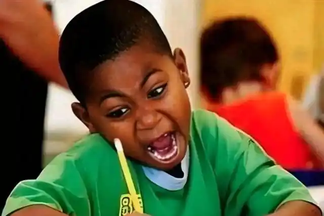 初二下学期，每天作业写到九点半，没报任何课外班，孩子还是累到不想说话，是否常见？