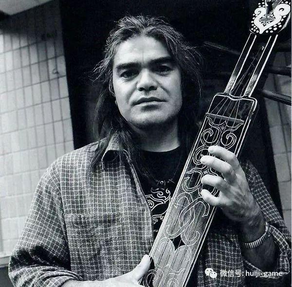 大叔之手长谷川修先生是一名建筑工人,这个职业在阿伊努族人中十分