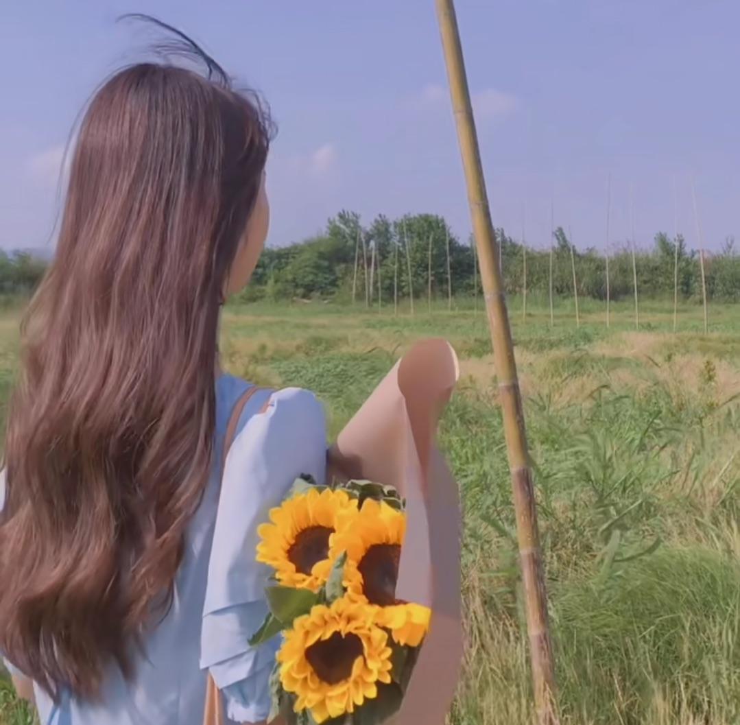 不是小孩纸的,真人的,不露脸的,只露侧脸或者背影的女生头像?