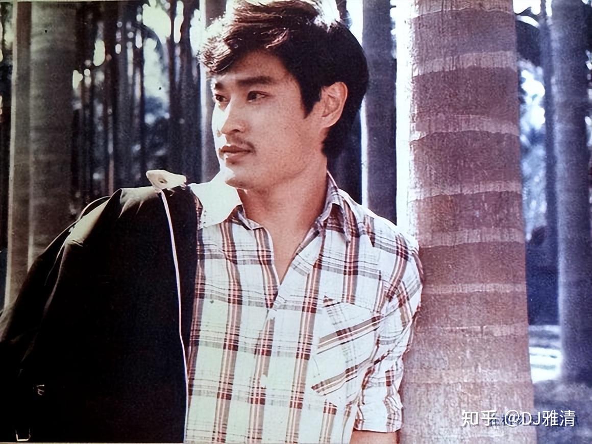 陈锐是广东广州人,他在17岁那年,就被珠影厂选中,成为了其中的演员,并