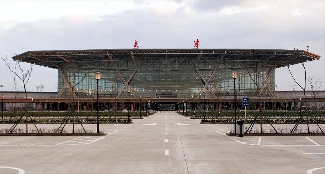 天津滨海机场停车费一天多少钱,天津滨海国际机场停车场怎么收费