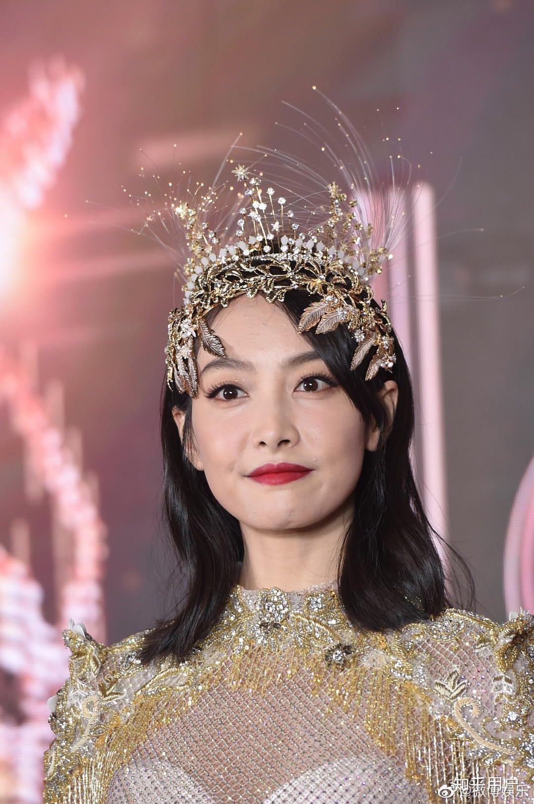 如何看待2020年金鹰女神宋茜穿的礼服设计水平如何