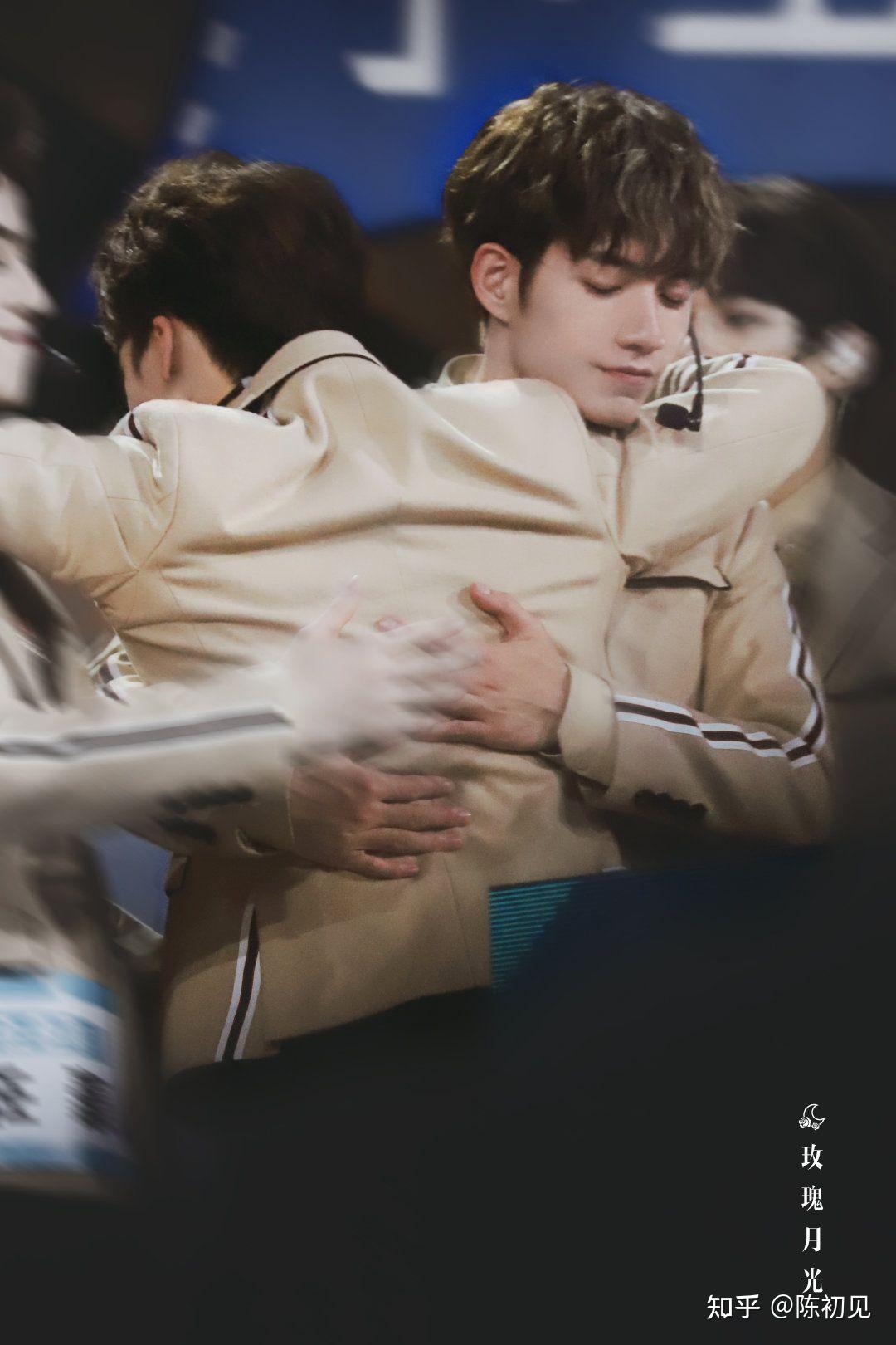 如何评价张颜齐与何洛洛的起起落落cp?(伞批/何其有幸)? - 知乎