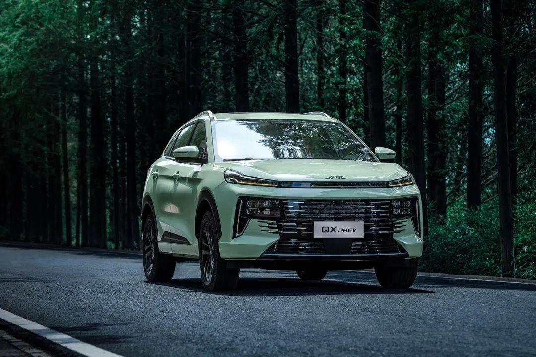 江淮汽车曾经在纯电动车型上起了个大早,但是一直不愠不火,混合动力