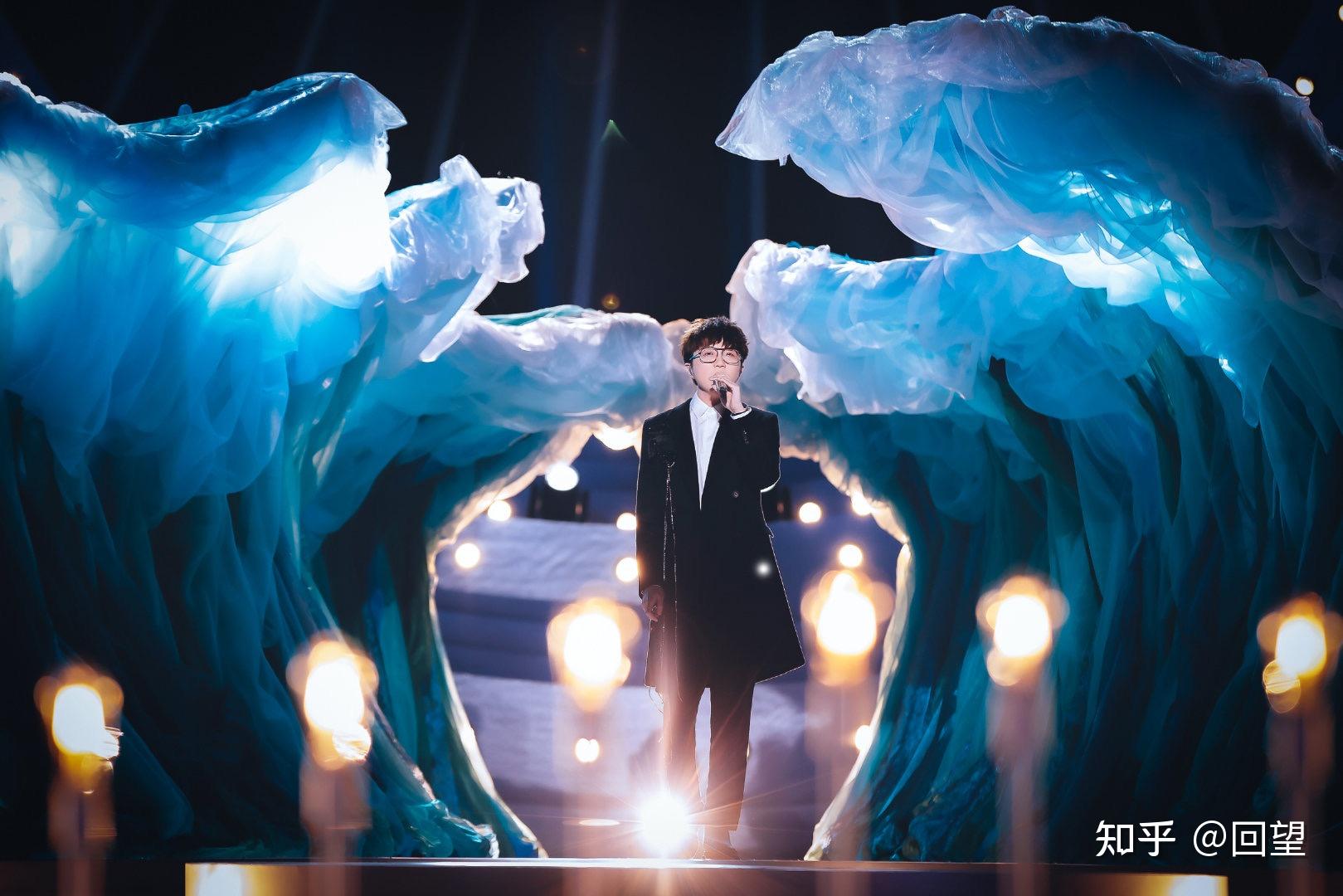 如何评价毛不易在2022大湾区新年音乐会表演的入海