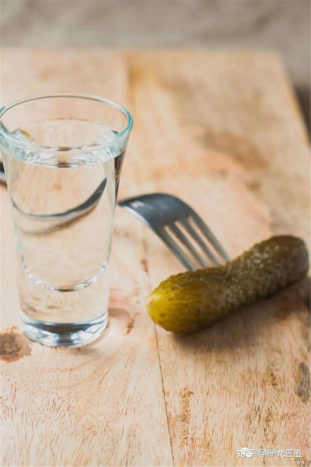 俄国的"酒榷"十分严重,在不少涉及农奴制强化的论文中,对于叶卡捷琳娜