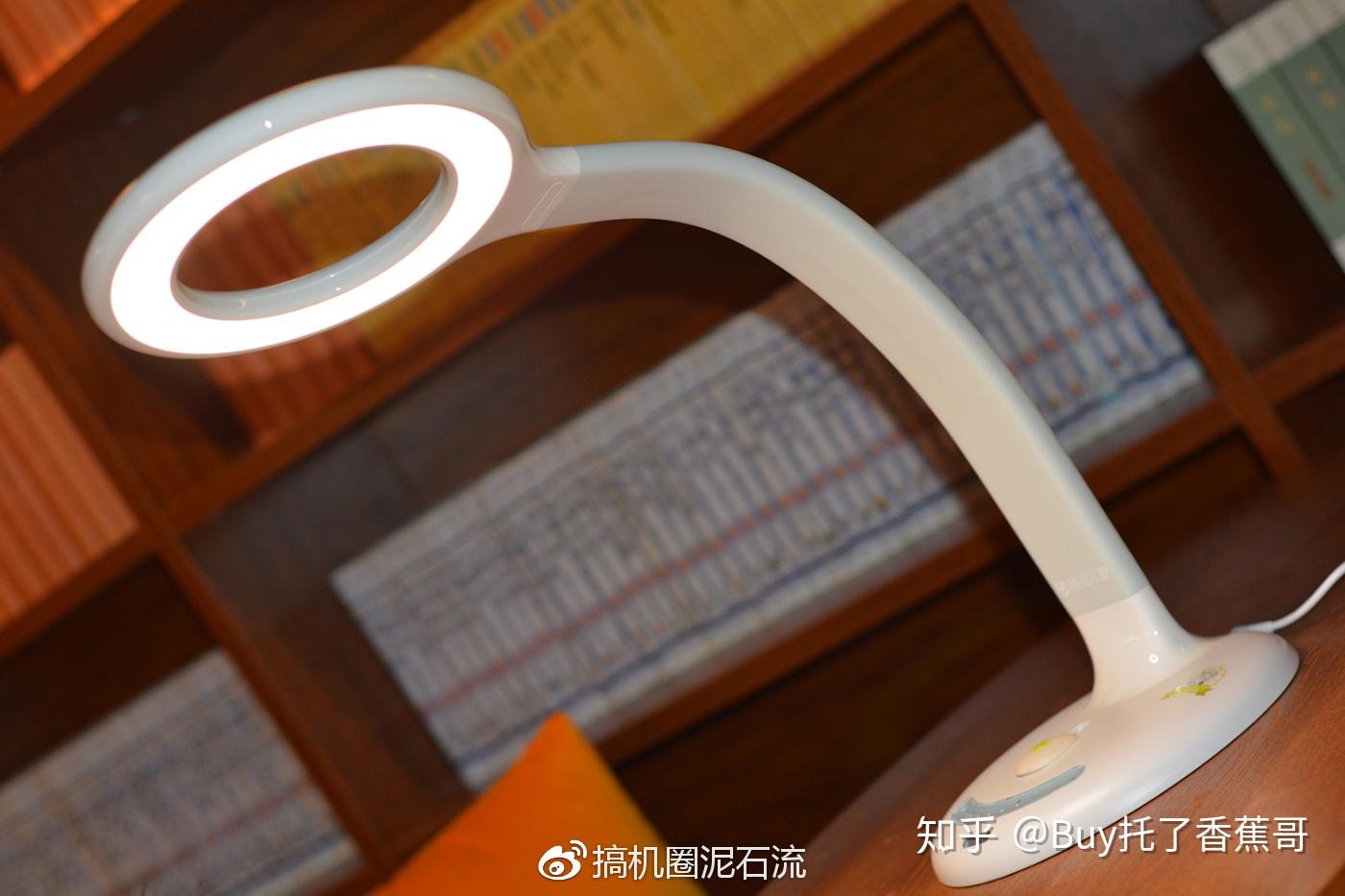 腾讯儿童智能台灯k9不仅能照明还能在线辅导作业