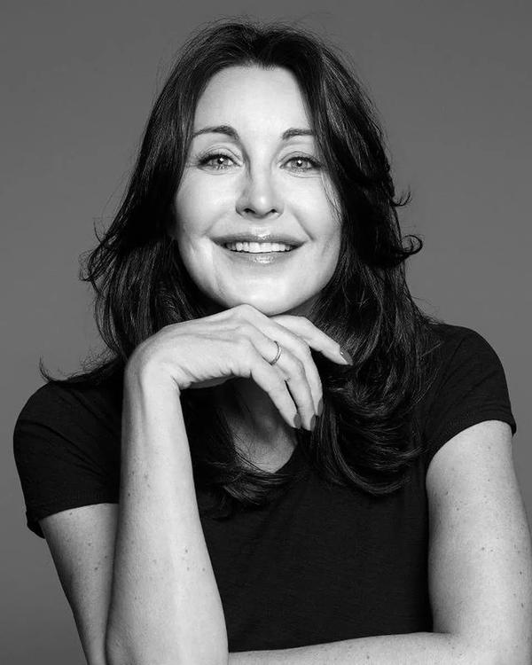 周仰杰(Jimmy Choo):广东梅州穷鞋匠被英王妃御用,他的高跟鞋让每个女孩做梦都能笑醒 - 知乎