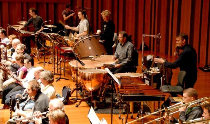 乐队里真的有三角铁十级演奏家吗钢琴十级和三角铁十级哪个更有含金量