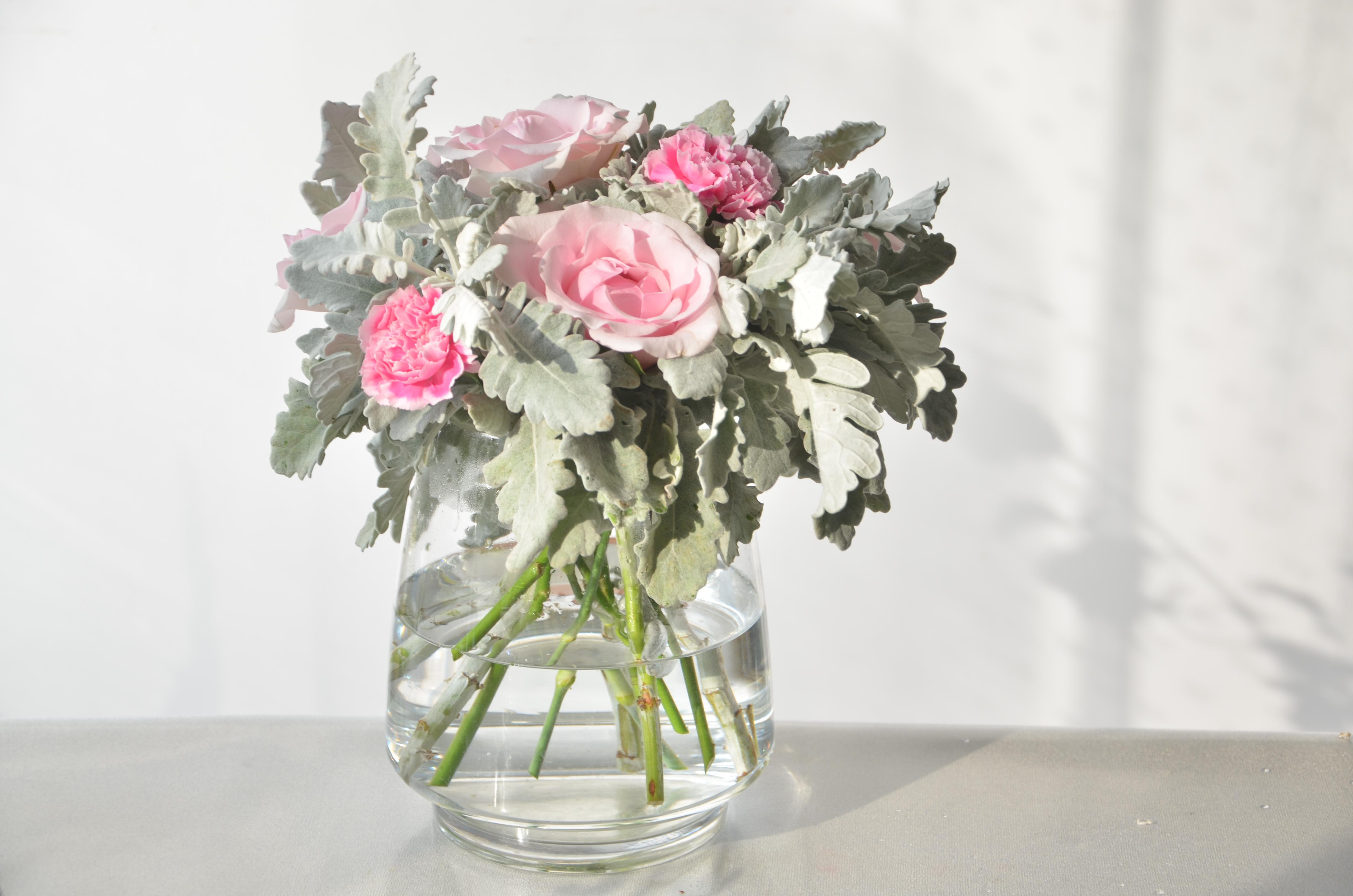插向日葵鲜花用什么花瓶最适合？