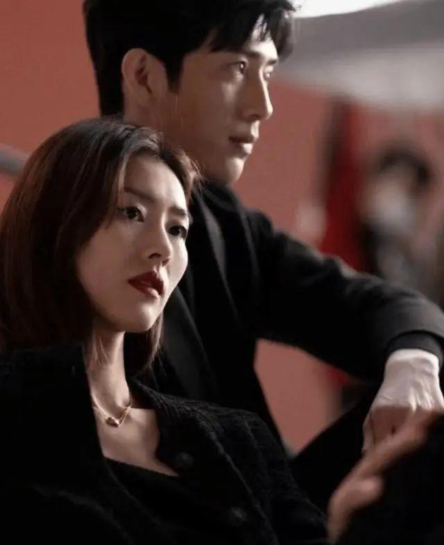 郑爽追随范冰冰洪欣重锤张丹峰ab海外陪酒局四字普男榜首