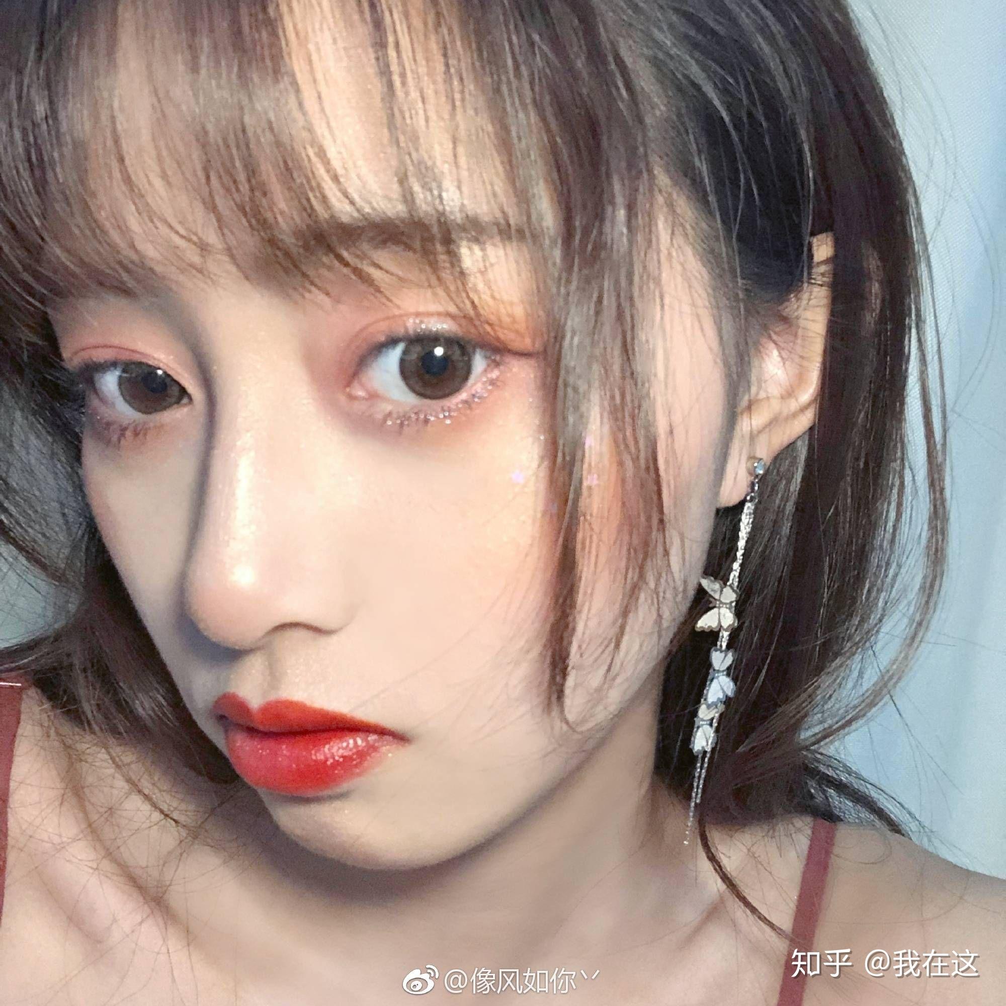 高中时素颜就好看的女生长大化妆后岂不是逆天吗