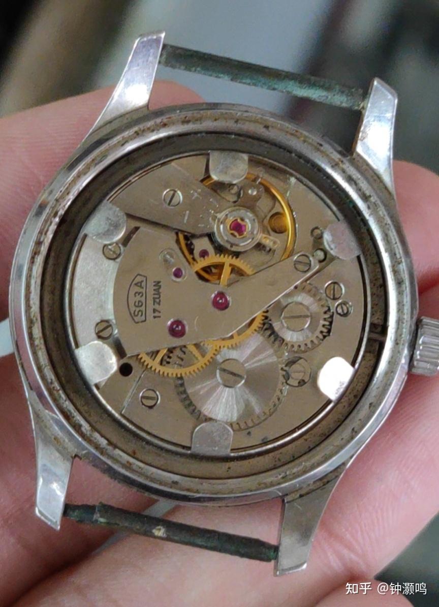 现在还有人佩戴老式手动机械表么?那是一种什么体验?很麻烦么? - 知乎