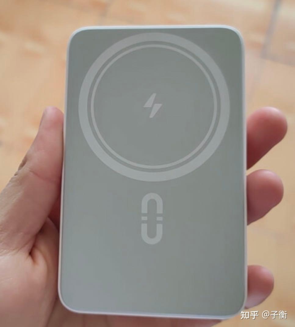 苹果12的磁吸充电宝推荐?