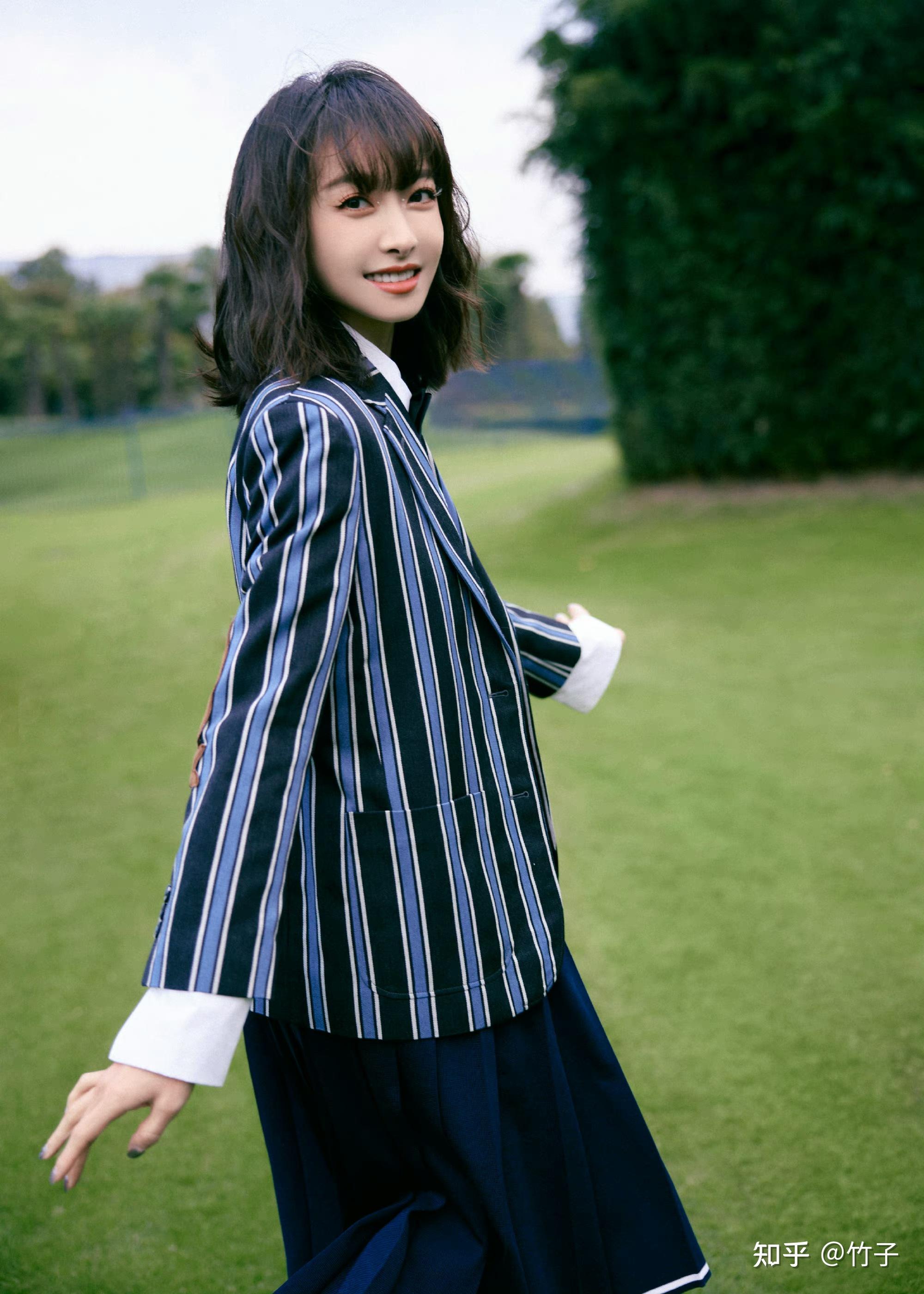 宋茜最新美照分享,校园制服美人青春靓丽英伦风,宋茜好美啊! - 知乎