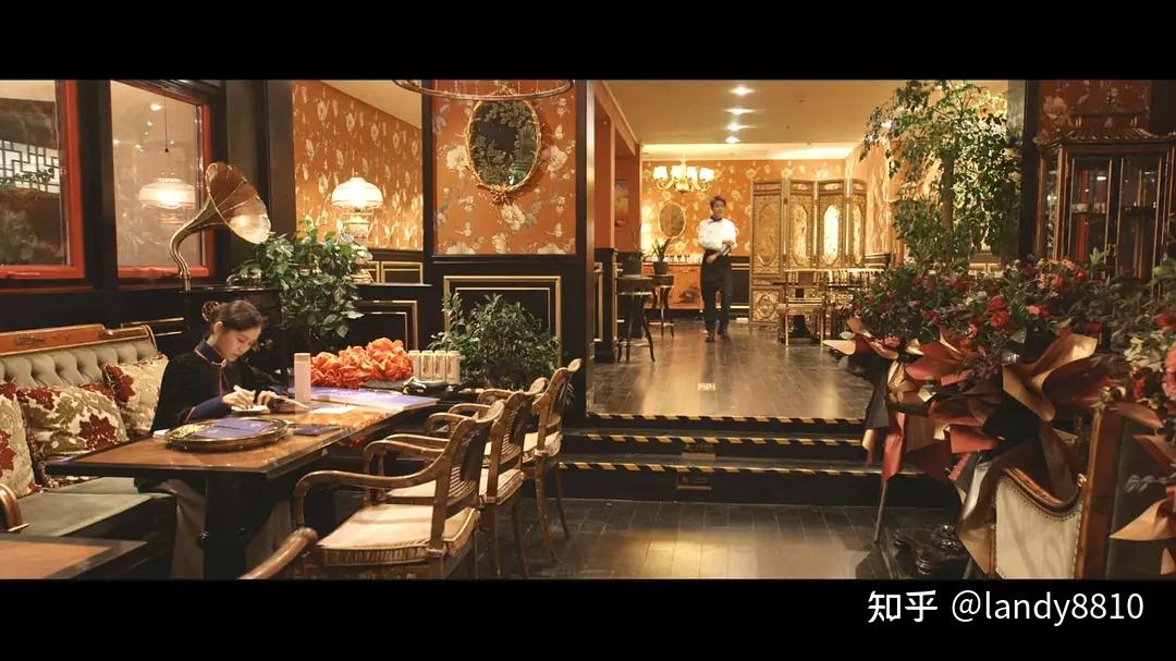 饰),尤珊珊(王珞丹 饰),携手开了一个餐厅,餐厅的名字叫——北辙南辕