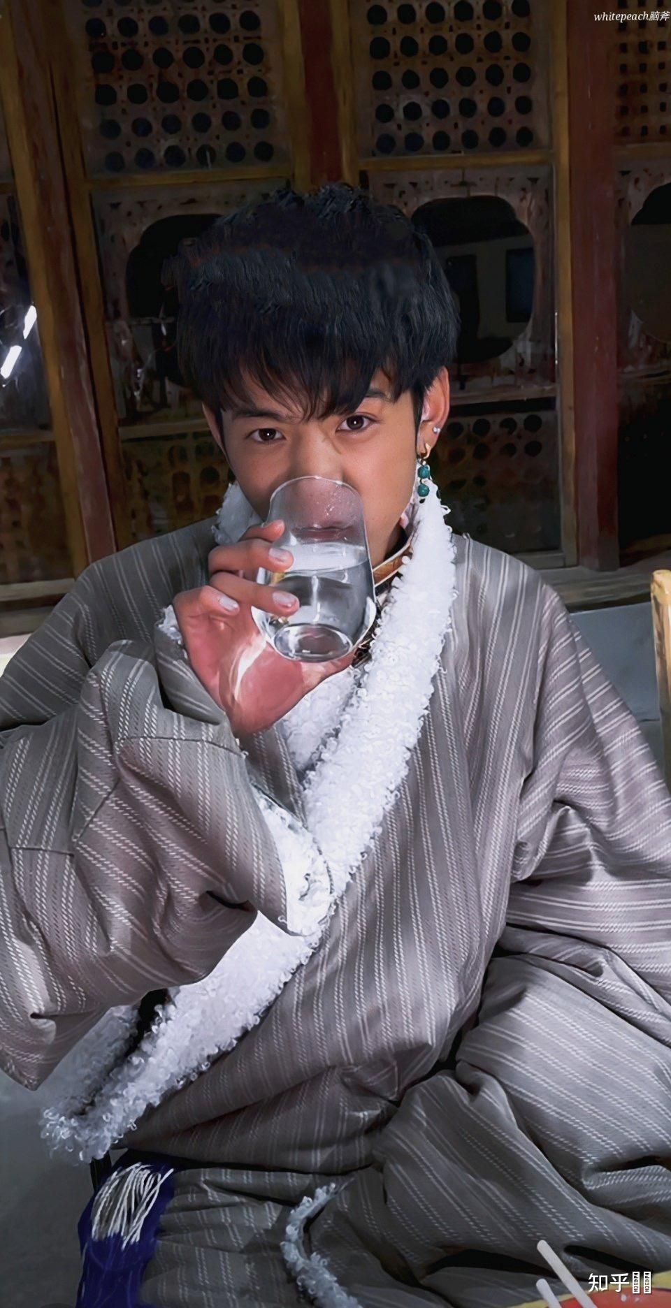 如何看待丁真上男人装? - 知乎