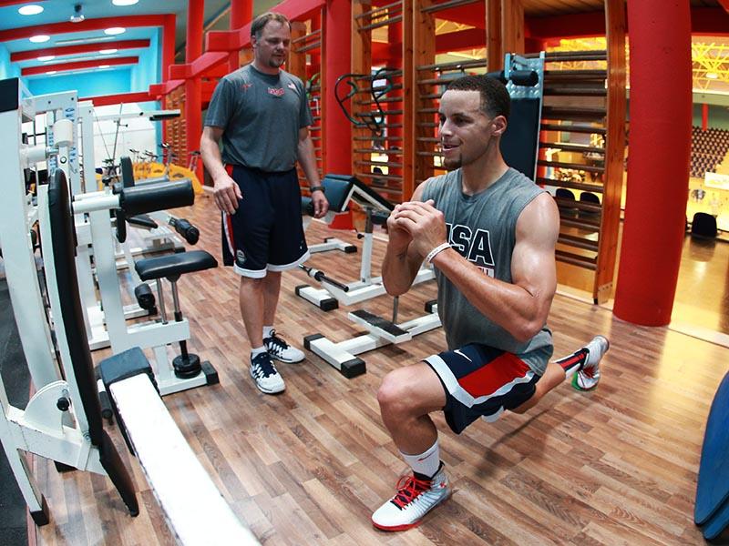 很多人都觉得,如果进行力量训练,投篮技巧或灵活性一定会打折扣.