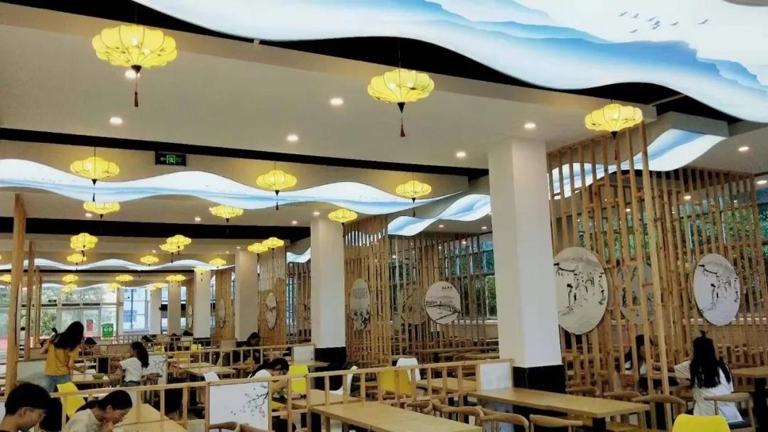 19高考生想问一下江苏大学的宿舍食堂情况