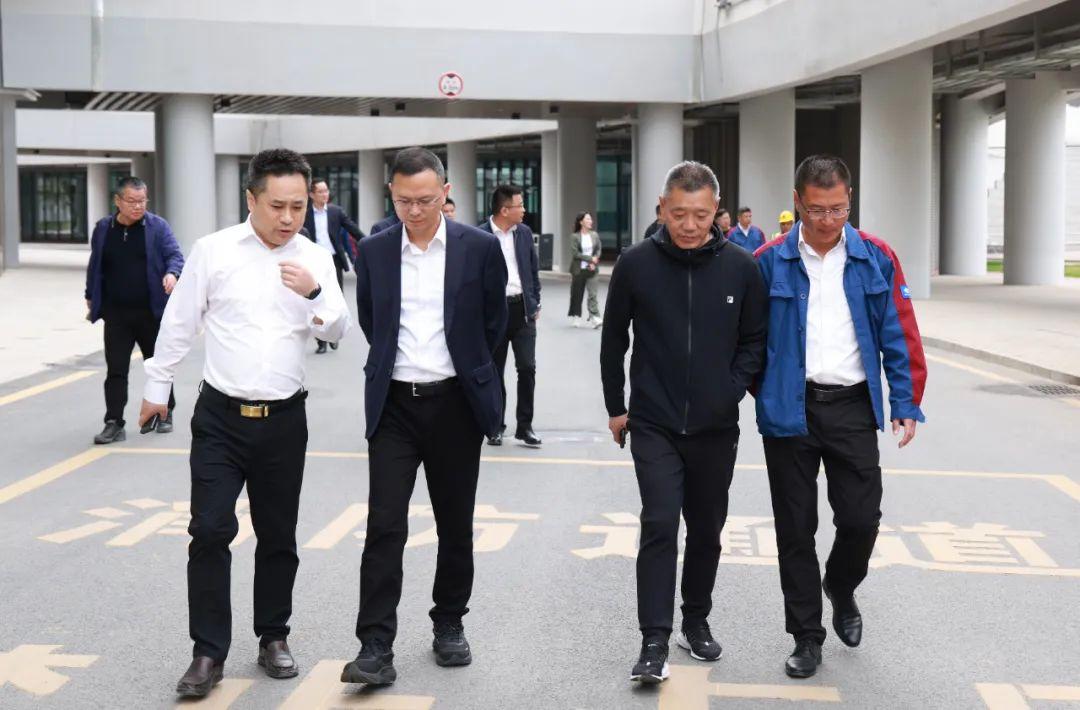 中国十七冶集团领导赴兰州奥体中心项目调研考察